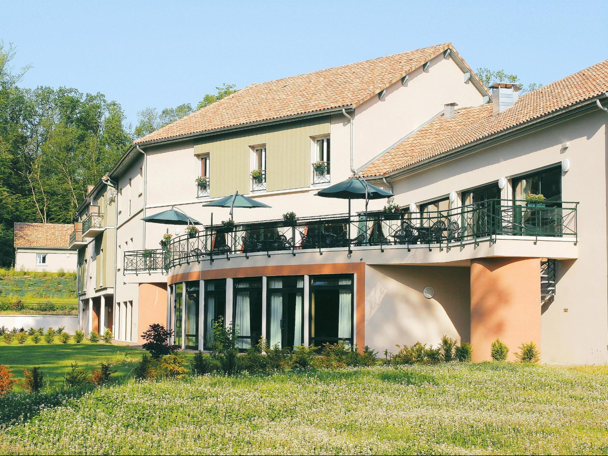 Logis Hotel - Restaurant Le Tulipier Vienne-le-Château Exterior foto